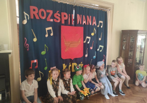 Dzieci biorące udział w konkursie wokalnym "Rozśpiewana Łódź"