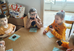 Dzieci z grupy 4 biorące udział w dniu dyni