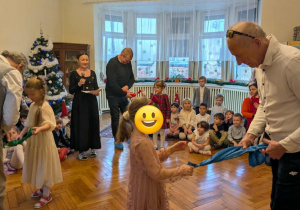 Grupa 3,4 i 5 na uroczystości z okazji Dnia Babci i Dziadka