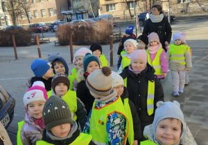 Grupa III w drodze do teatru Piccolo