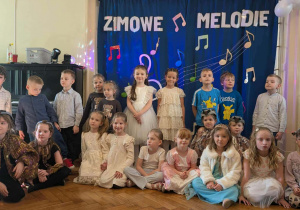Przedszkolaki na konkursie wokalnym "Zimowa piosenka"