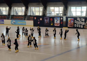 Dzieci występujące na rewii